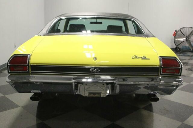 1969 Yellow Chevrolet Chevelle Hardtop