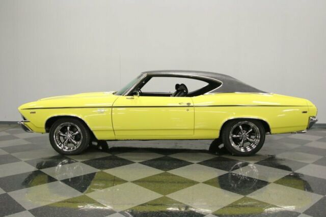 1969 Yellow Chevrolet Chevelle Hardtop