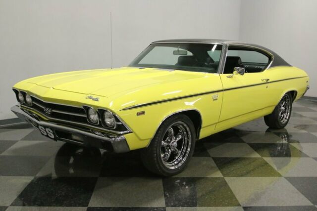 1969 Yellow Chevrolet Chevelle Hardtop
