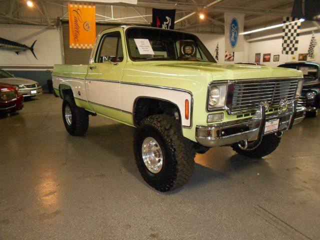 1975 Green/White GMC Sierra 1500 Standard Cab Pickup
