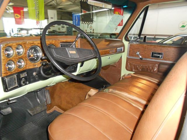 1975 Green/White GMC Sierra 1500 Standard Cab Pickup