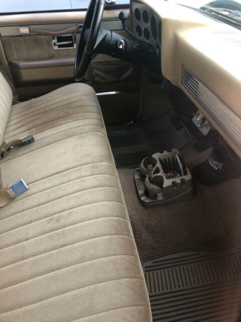 1986 Burgundy Chevrolet C-10 Standard Cab Pickup