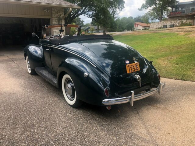 1939 Green Ford Deluxe Convertible