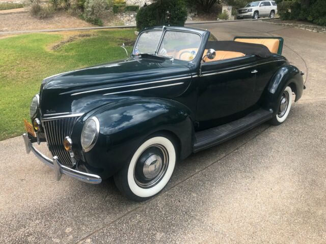1939 Green Ford Deluxe Convertible