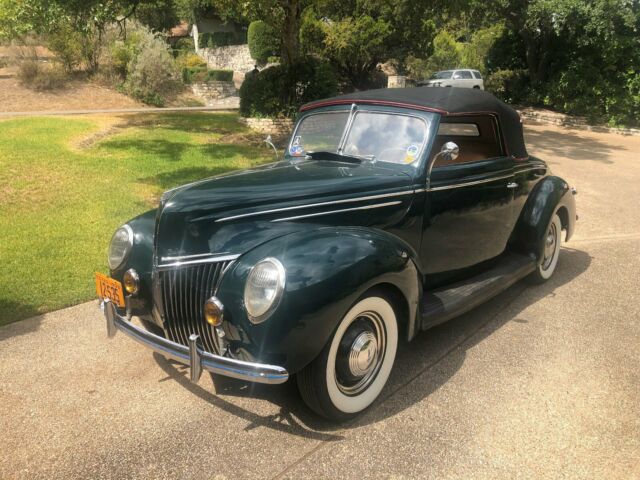 1939 Green Ford Deluxe Convertible
