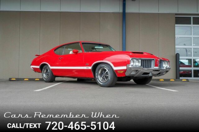 1970 Red Oldsmobile Cutlass --