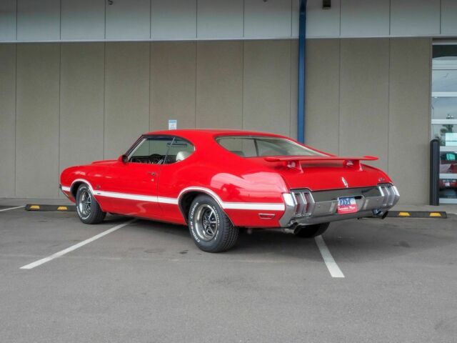1970 Red Oldsmobile Cutlass --