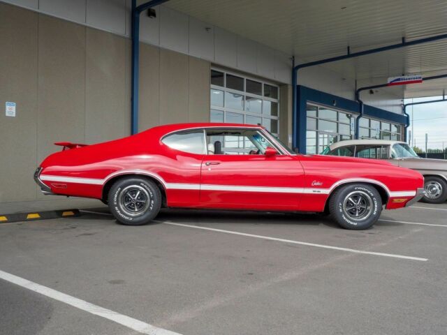 1970 Red Oldsmobile Cutlass --
