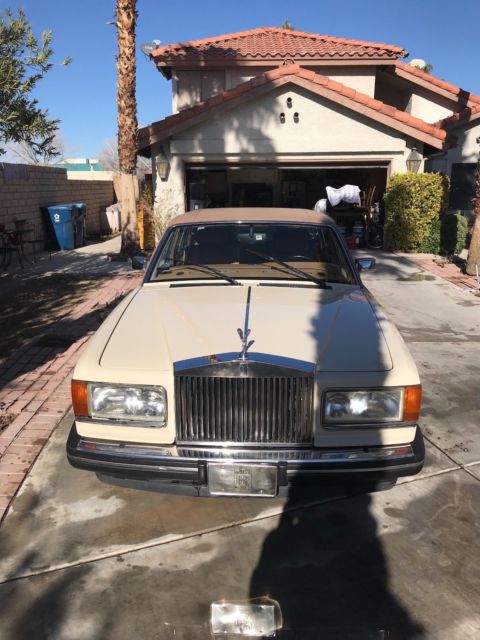1994 Lemon-Hue Rolls-Royce Silver Spirit/Spur/Dawn Sedan