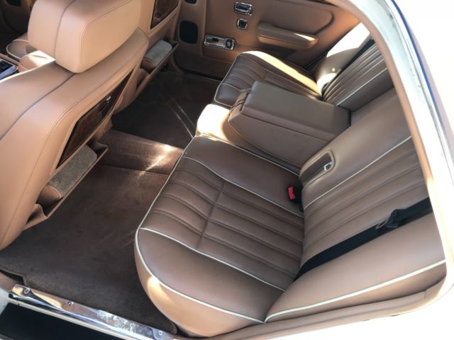 1994 Lemon-Hue Rolls-Royce Silver Spirit/Spur/Dawn Sedan