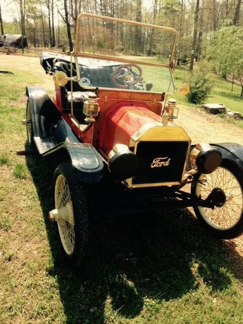 1911 Red Ford Model T openrunabout