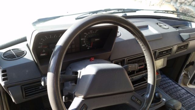 1987 White Land Rover Range Rover SUV