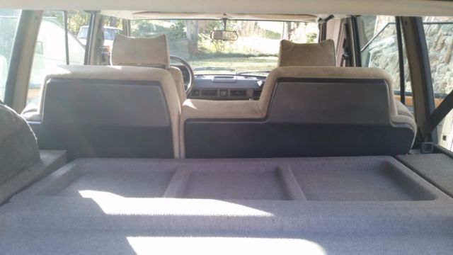 1987 White Land Rover Range Rover SUV