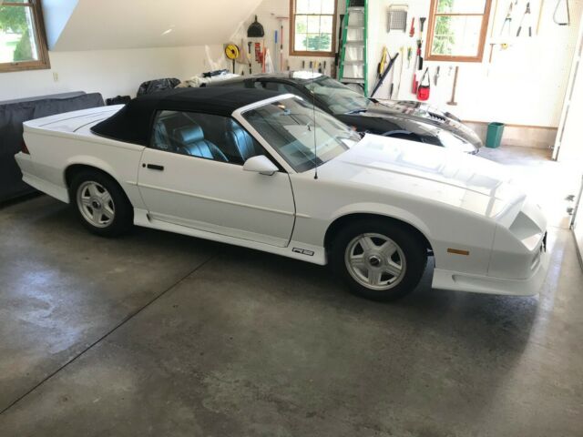 1992 White Chevrolet Camaro Convertible