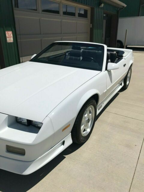 1992 White Chevrolet Camaro Convertible