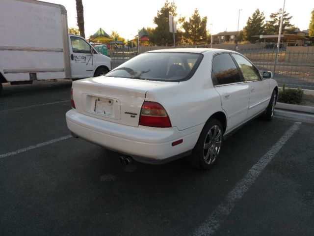 1994 White Honda Accord