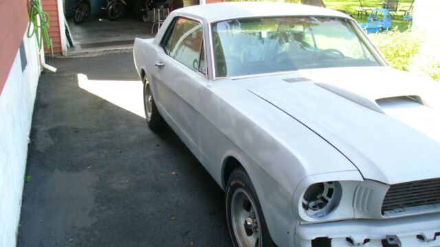 1966 Ford Mustang coupe