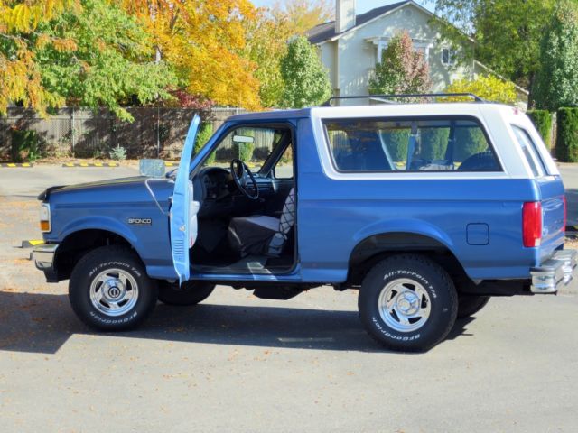 1992 Blue Ford Bronco SUV