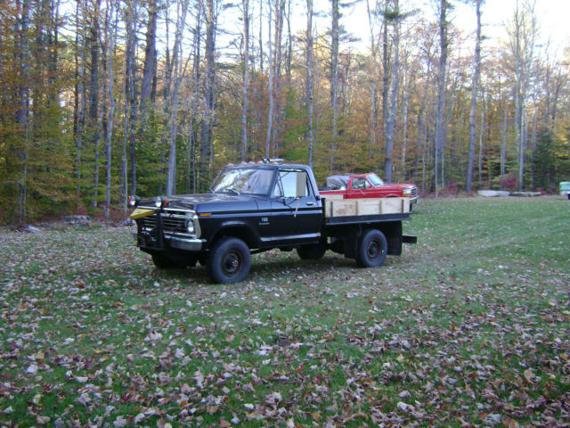 1974 Black Ford F-250 flatbed