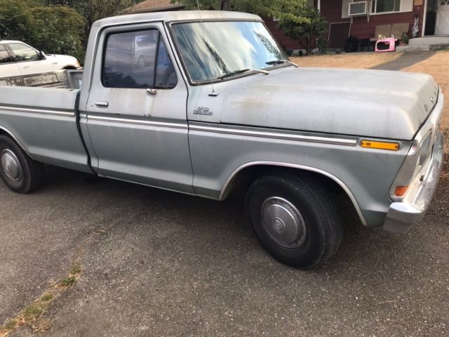 1978 Custom faded Ford F-150 Standard Cab Pickup
