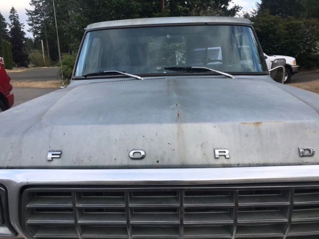 1978 Custom faded Ford F-150 Standard Cab Pickup