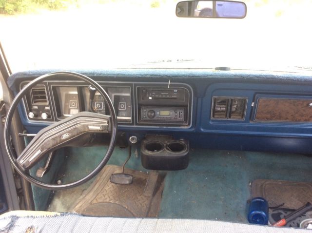 1978 Custom faded Ford F-150 Standard Cab Pickup
