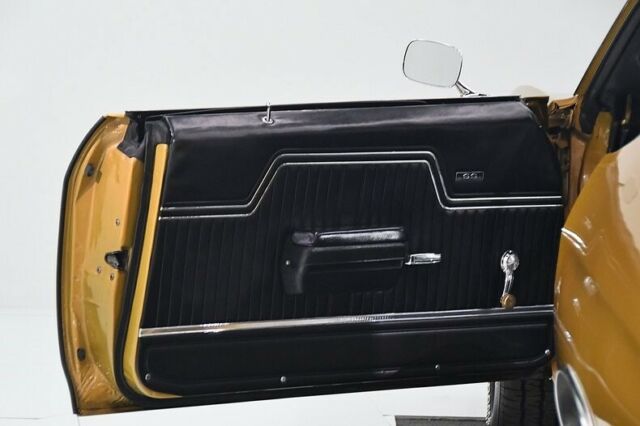 1970 Gold Chevrolet Chevelle Hardtop