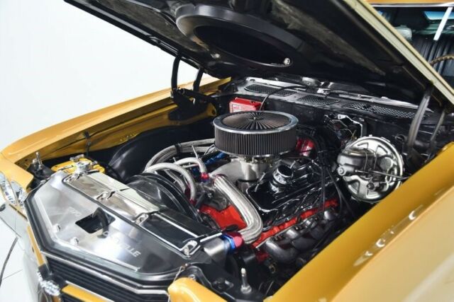 1970 Gold Chevrolet Chevelle Hardtop