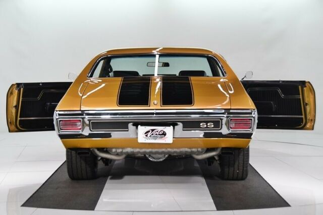 1970 Gold Chevrolet Chevelle Hardtop
