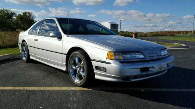 19920000 silver Ford Thunderbird