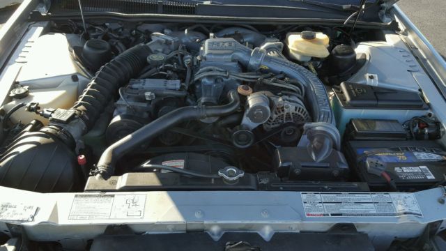 19920000 silver Ford Thunderbird