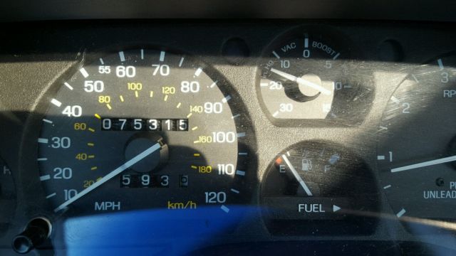 19920000 silver Ford Thunderbird