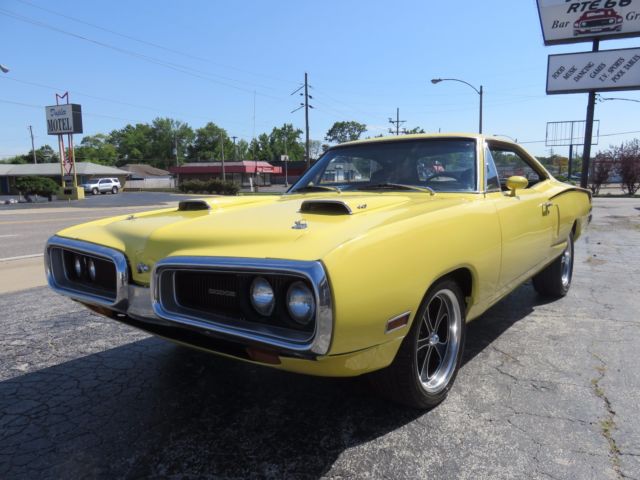 1970 Yellow Dodge Coronet Coupe