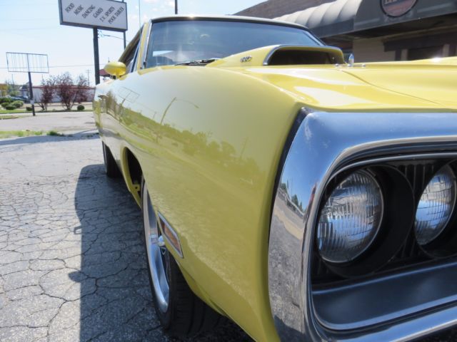 1970 Yellow Dodge Coronet Coupe