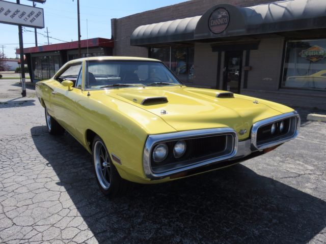 1970 Yellow Dodge Coronet Coupe