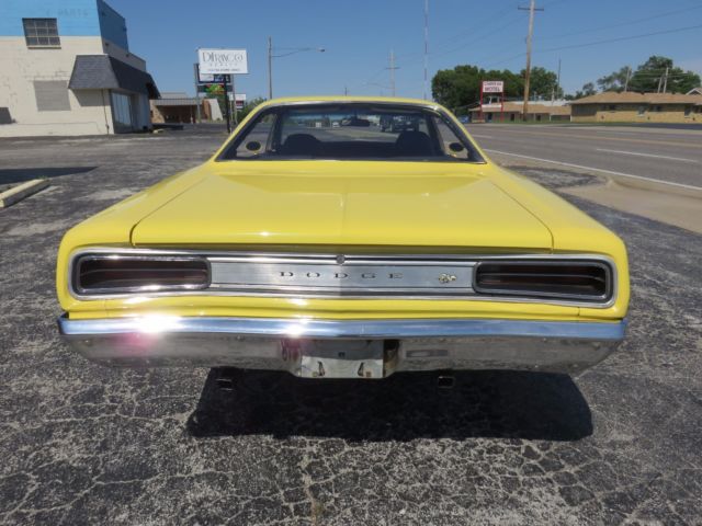1970 Yellow Dodge Coronet Coupe