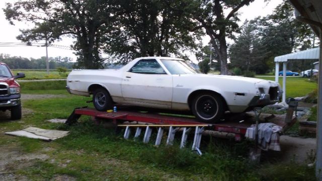 1972 White Ford Ranchero