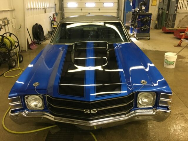 1972 Blue Chevrolet Chevelle Coupe