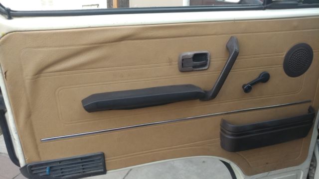 1984 Burgundy Volkswagen Bus/Vanagon Standard Passenger Van