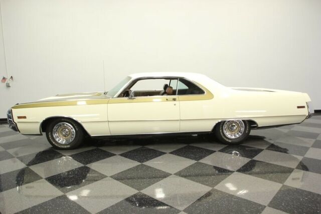 1970 White Chrysler 300-H Coupe