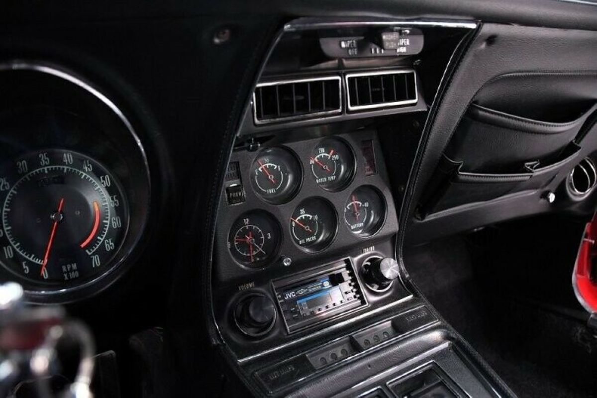 1971 Red Chevrolet Corvette Coupe