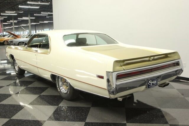 1970 Gold Chrysler 300-H Hardtop