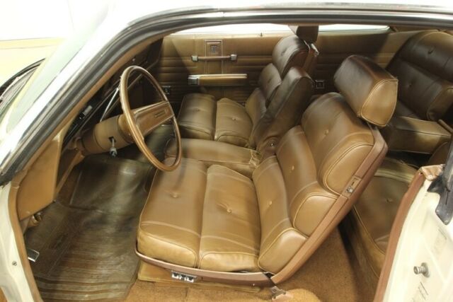 1970 Gold Chrysler 300-H Hardtop