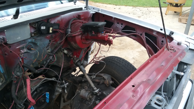 1984 White Chevrolet S-10 Cab & Chassis