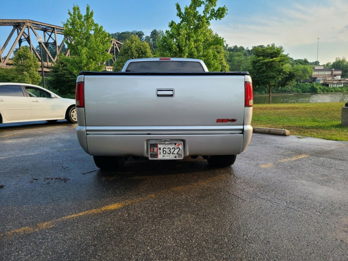 1994 Chevrolet S-10 Standard Cab Pickup