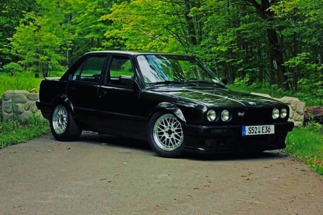 1991 Black BMW 3-Series Sedan