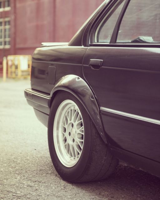 1991 Black BMW 3-Series Sedan