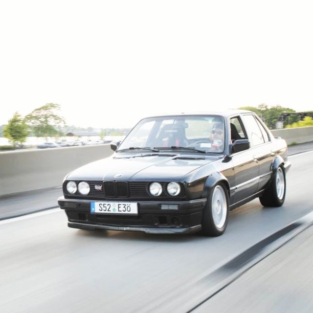 1991 Black BMW 3-Series Sedan