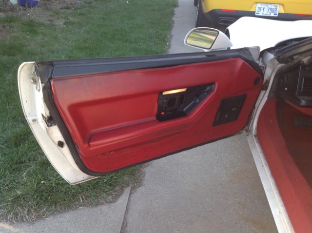 1988 White Chevrolet Corvette Coupe