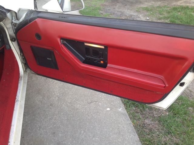 1988 White Chevrolet Corvette Coupe